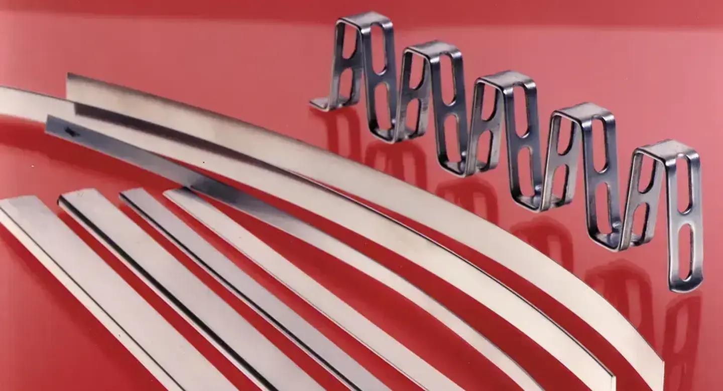 Strip versus thick flat wire